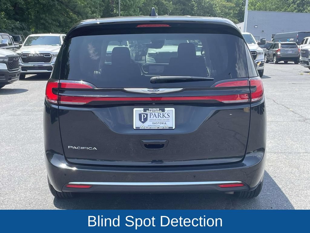 Certified 2023 Chrysler Pacifica Touring-L FWD image 8