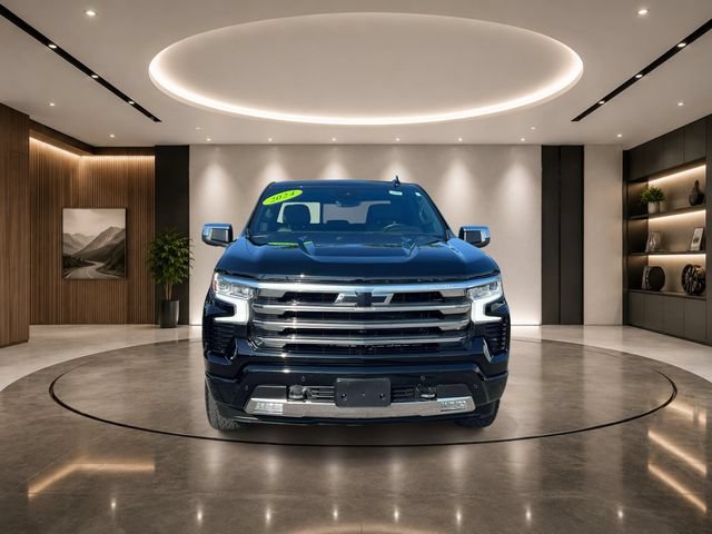 Used 2024 Chevrolet Silverado 1500 High Country w/ Technology Package AWD/4WD image 2