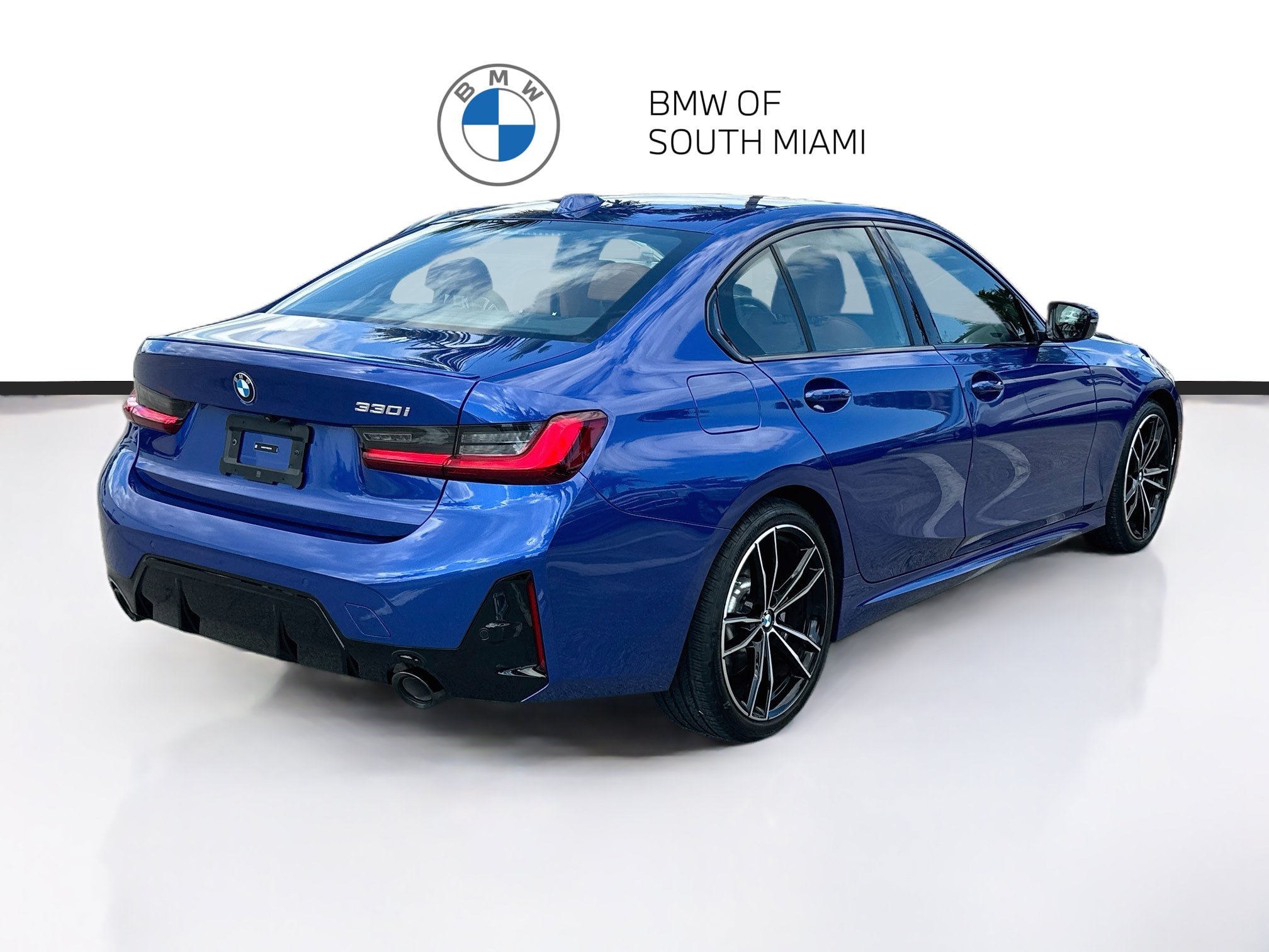 Used 2024 BMW 330i Sedan w/ M Sport Package RWD image 7