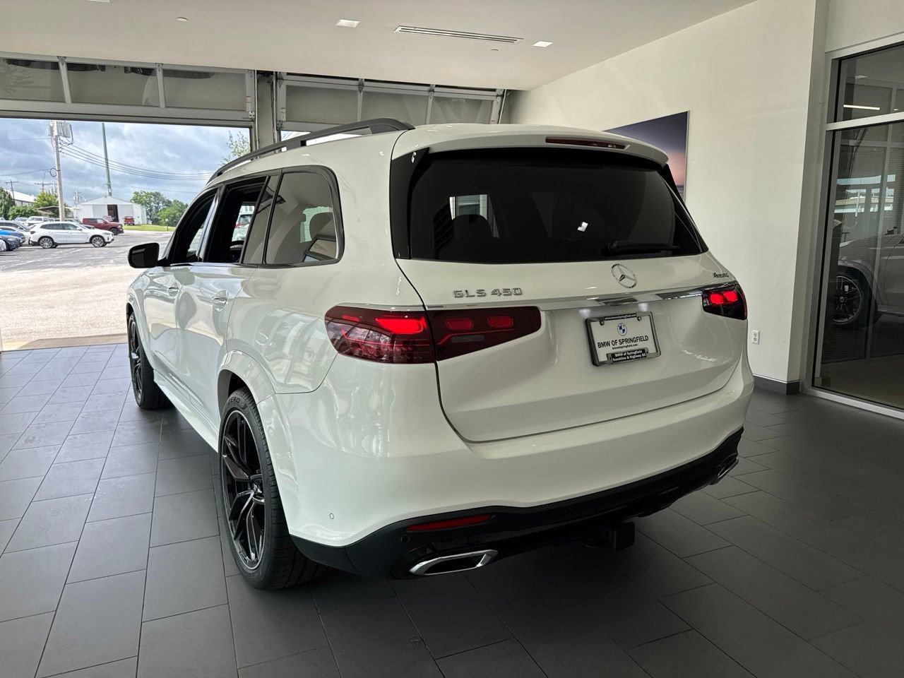 Used 2025 Mercedes-Benz GLS 450 4MATIC image 6