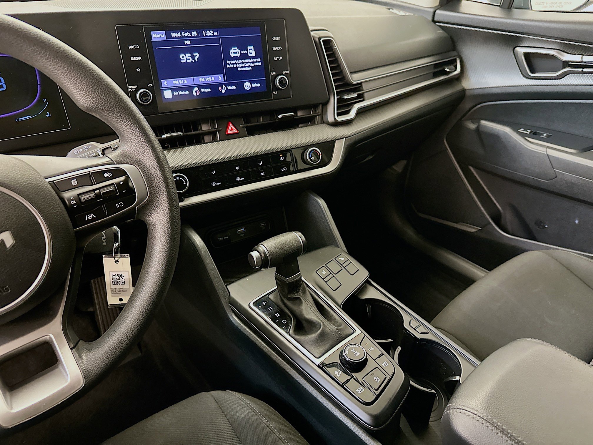 Used 2024 Kia Sportage LX image 25