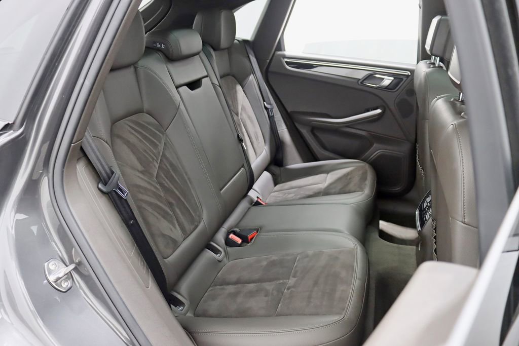 Used 2018 Porsche Macan image 23