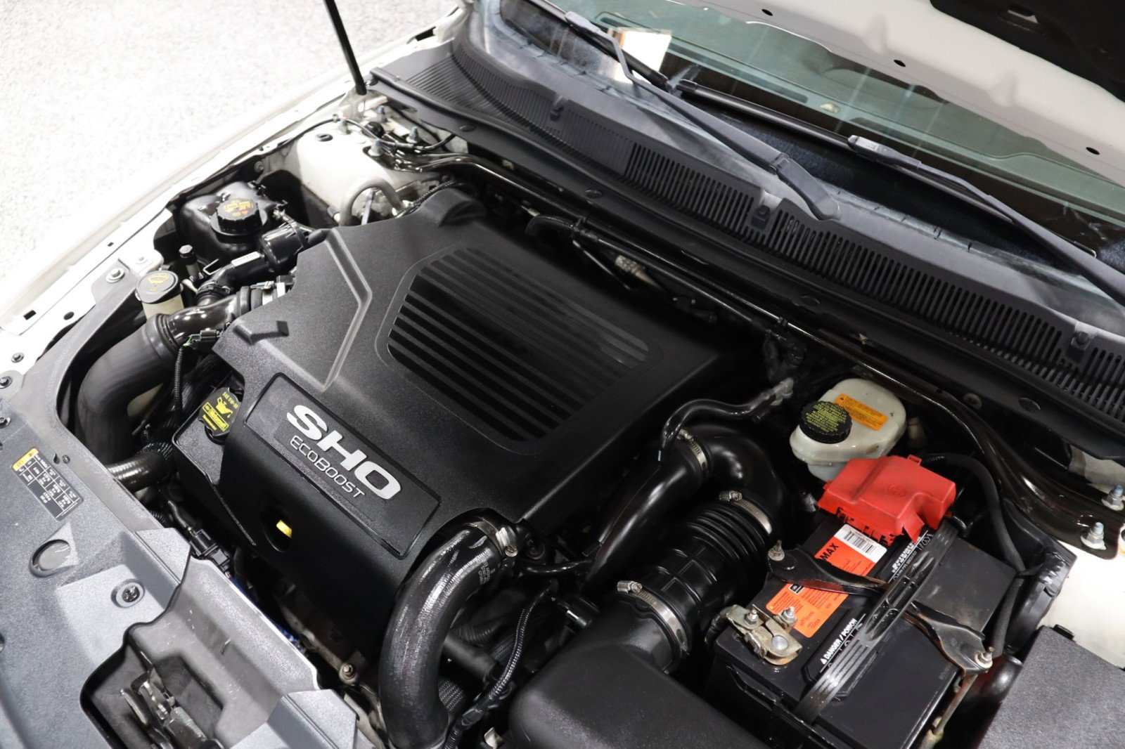 Used 2013 Ford Taurus SHO image 16