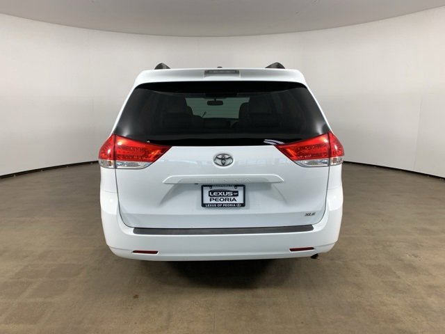Used 2014 Toyota Sienna XLE image 10