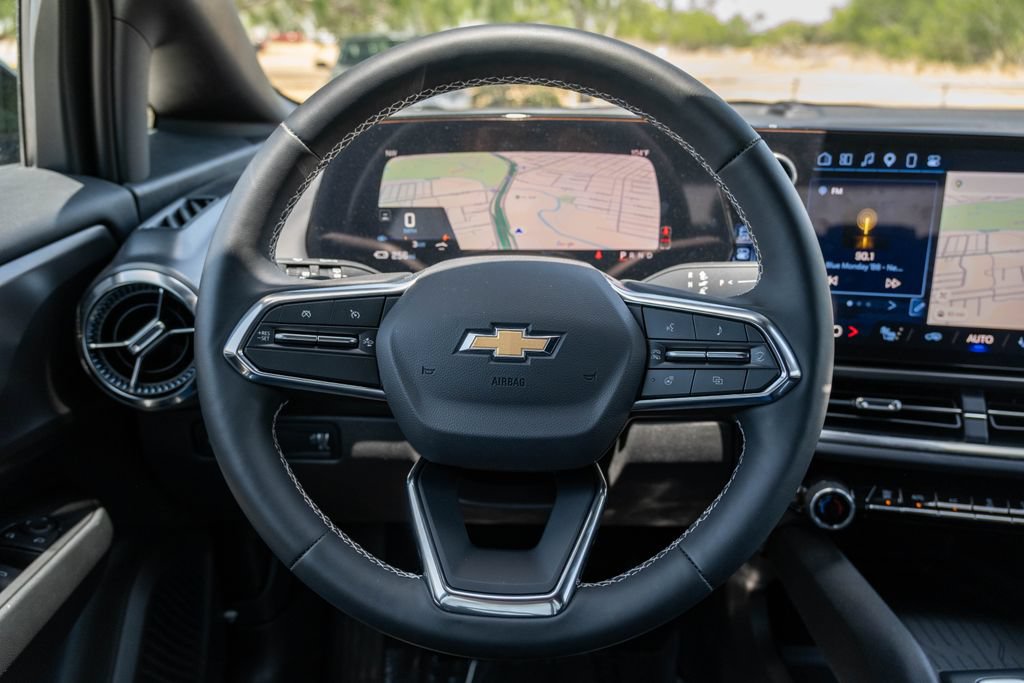 Used 2025 Chevrolet Equinox EV LT w/ Comfort Package FWD image 22