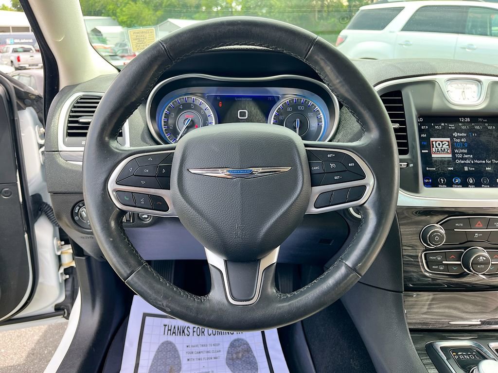Used 2019 Chrysler 300 Touring w/ Driver Convenience Group RWD image 11