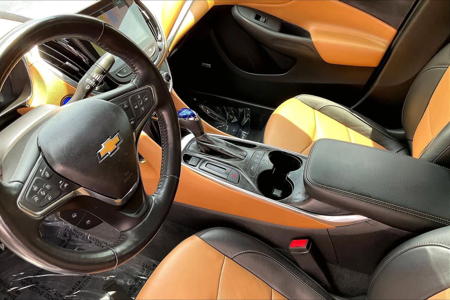 Used 2018 Chevrolet Volt Premier w/ Driver Confidence Package FWD image 17