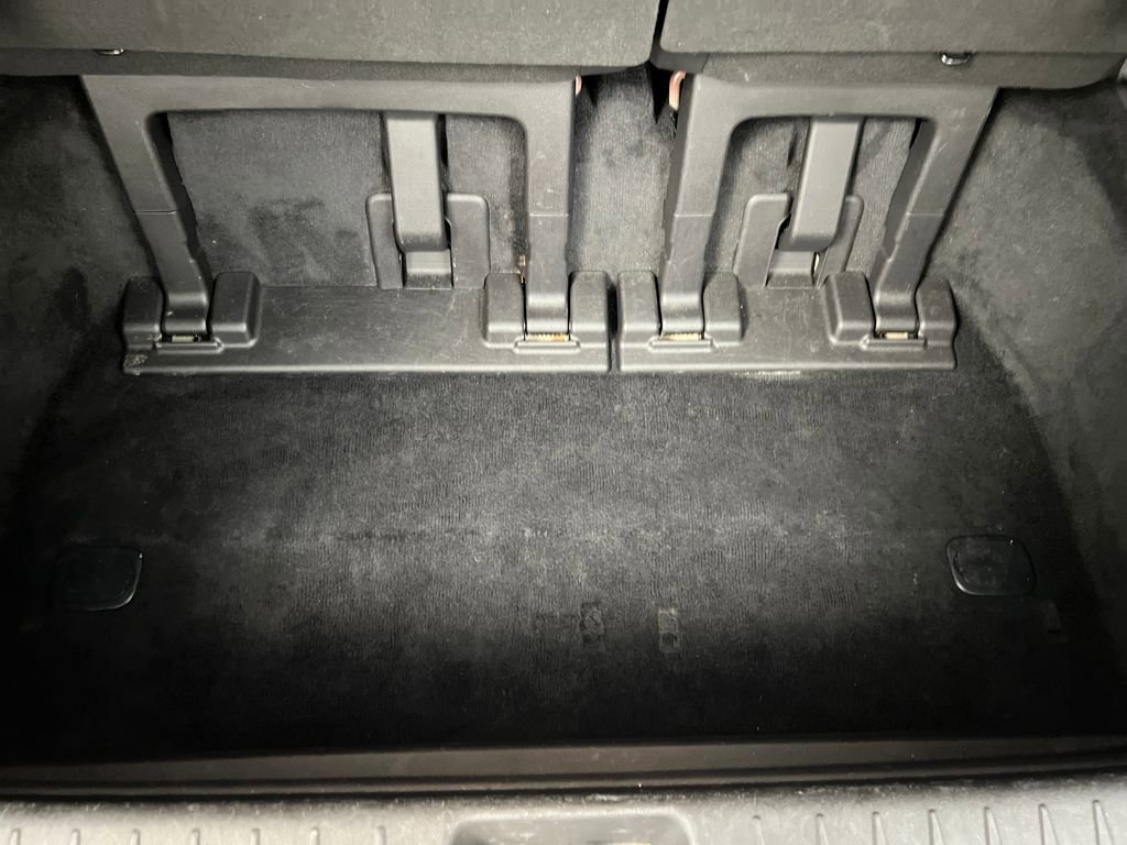 Used 2024 Kia Carnival LX image 42