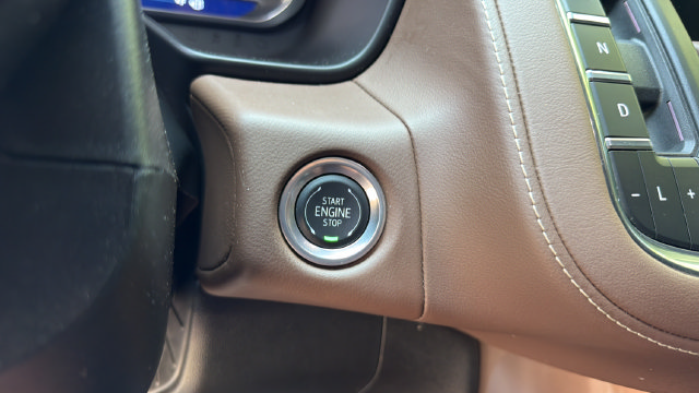 Used 2024 Chevrolet Suburban High Country AWD/4WD image 29