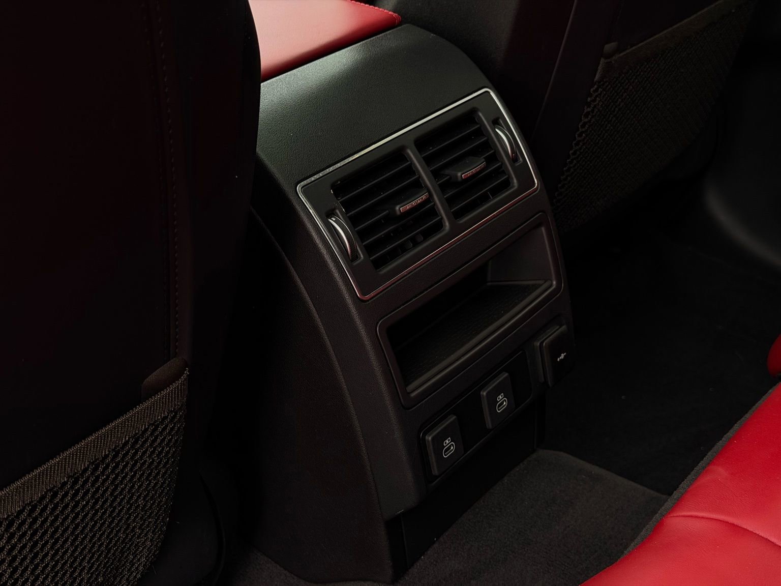 Used 2024 Jaguar F-PACE R-Dynamic S image 56