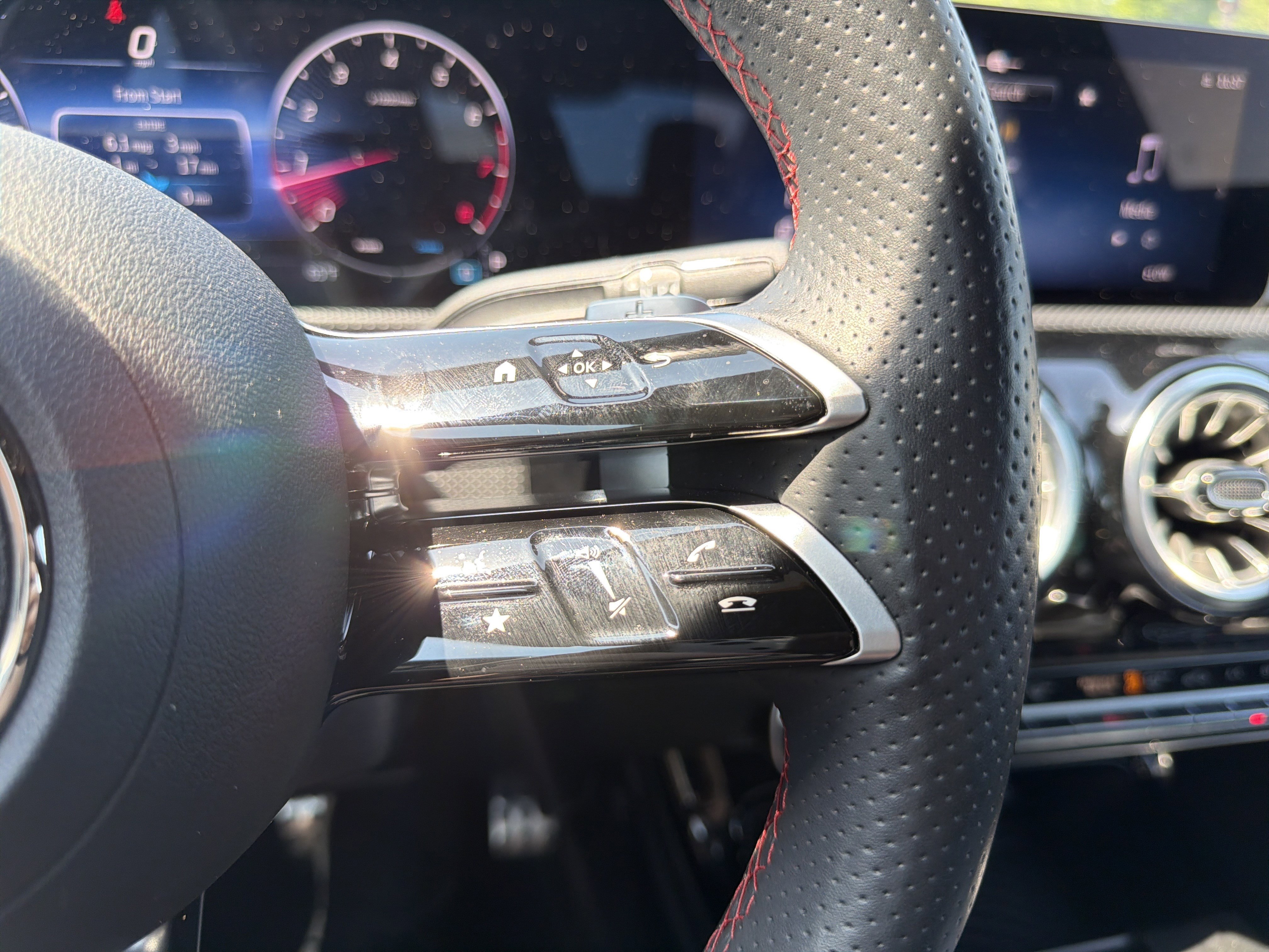 Used 2025 Mercedes-Benz CLA 250 4MATIC image 20