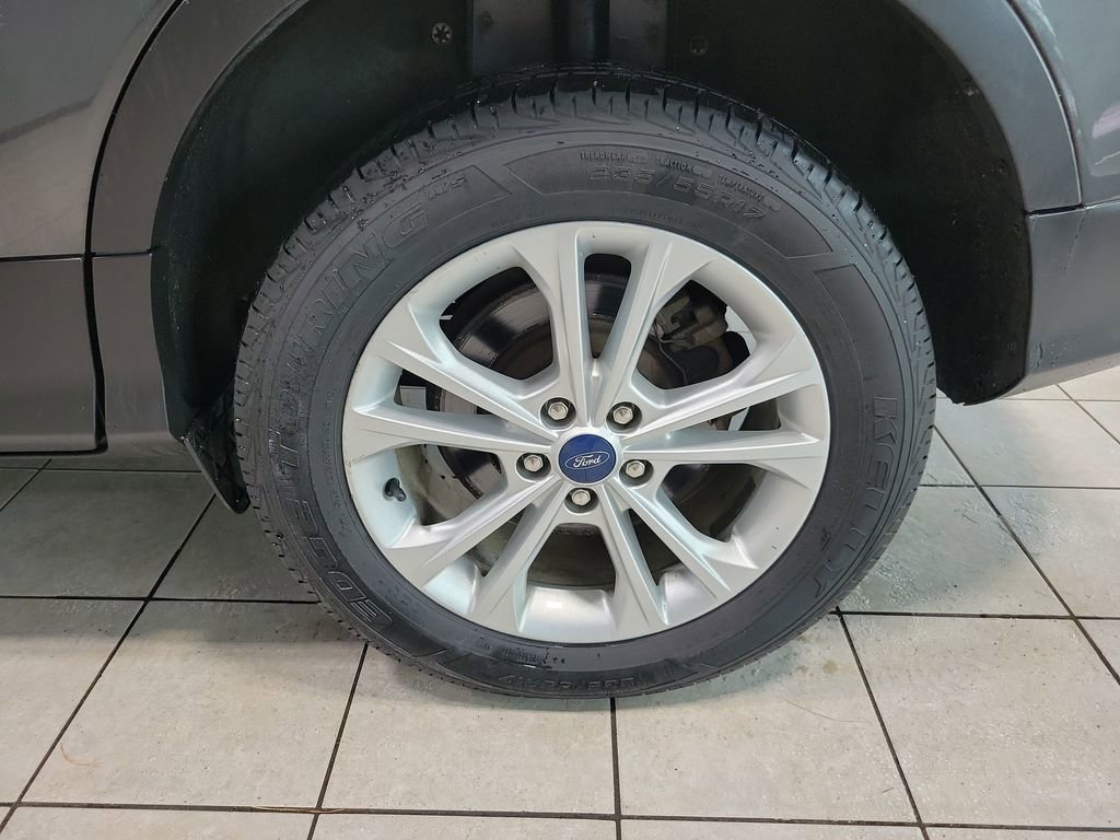 Used 2019 Ford Escape SEL image 47