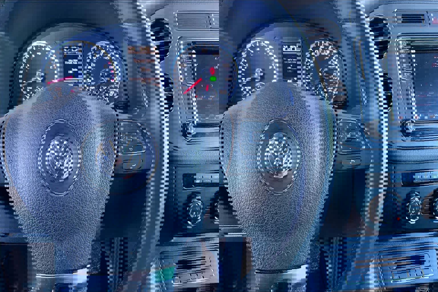 Used 2017 Volkswagen Tiguan Wolfsburg Edition image 24