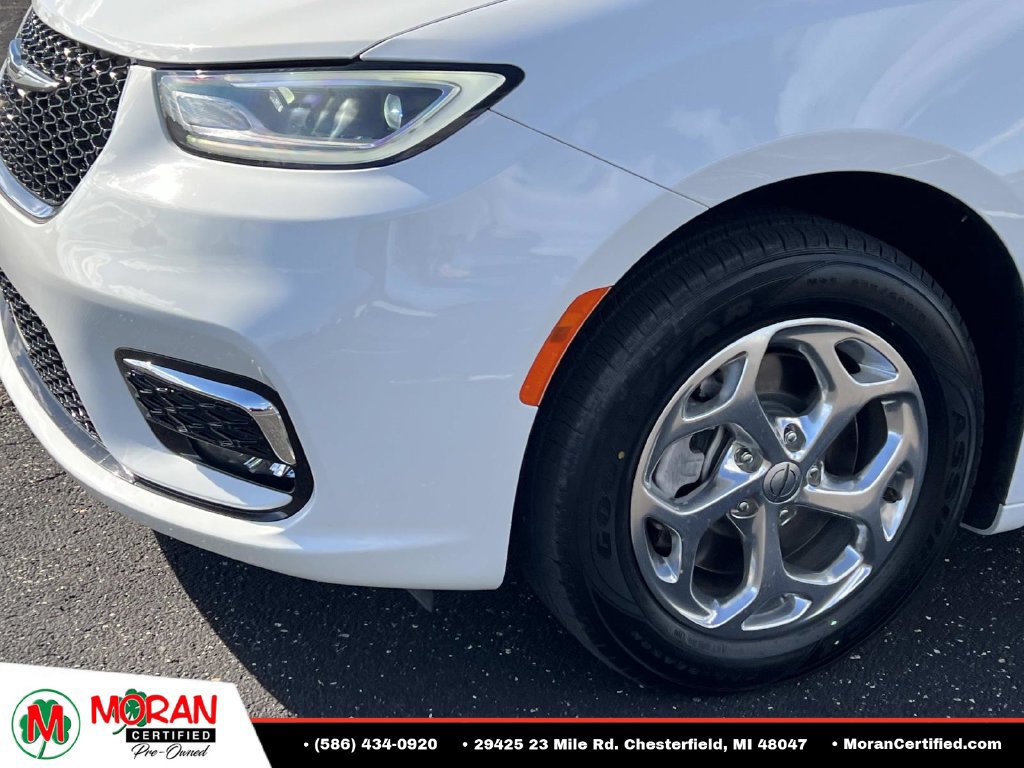 Used 2021 Chrysler Pacifica Limited AWD/4WD image 8