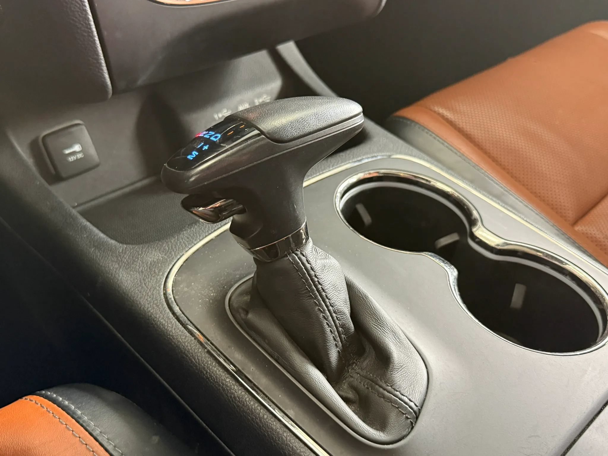 Used 2020 Dodge Durango R/T w/ Blacktop Package AWD/4WD image 16