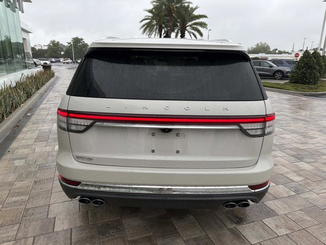 Certified 2022 Lincoln Aviator Reserve w/ Equipment Group 201A image 3