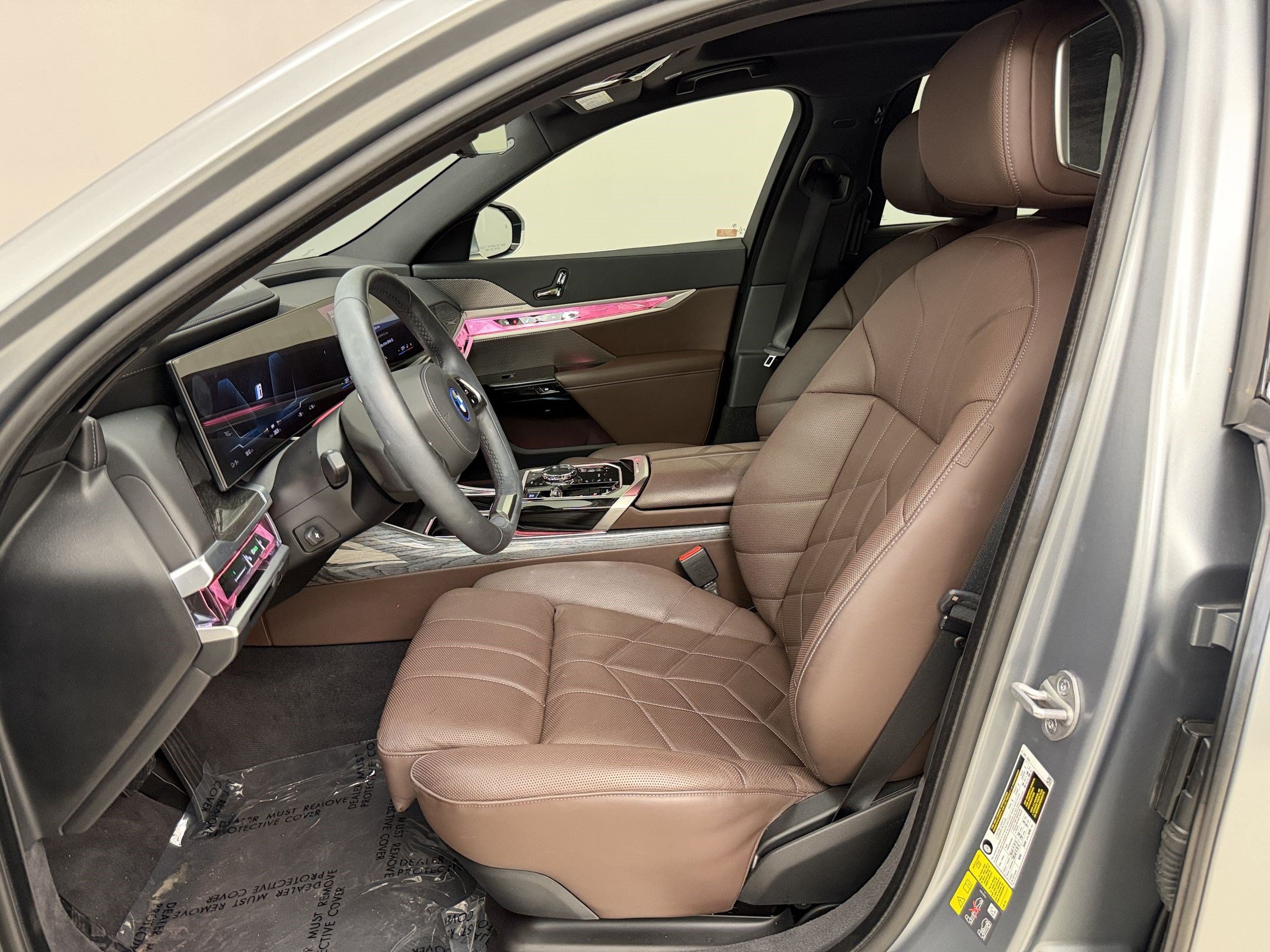 Certified 2023 BMW i7 xDrive60 AWD/4WD image 5