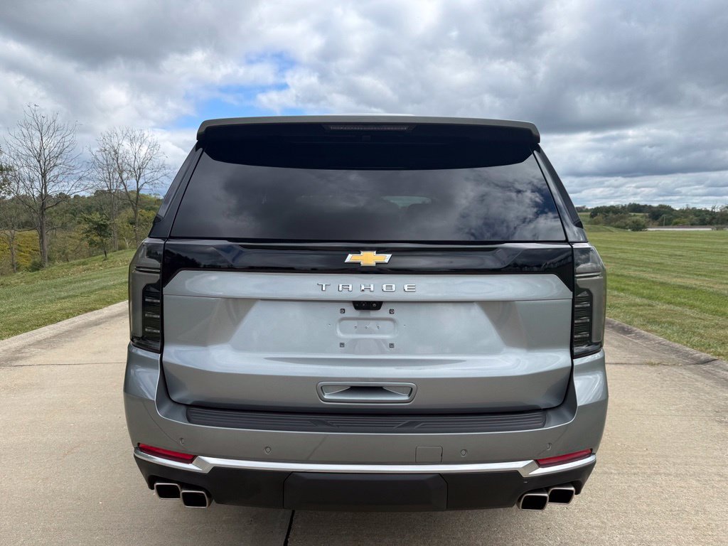 Used 2025 Chevrolet Tahoe High Country AWD/4WD image 4
