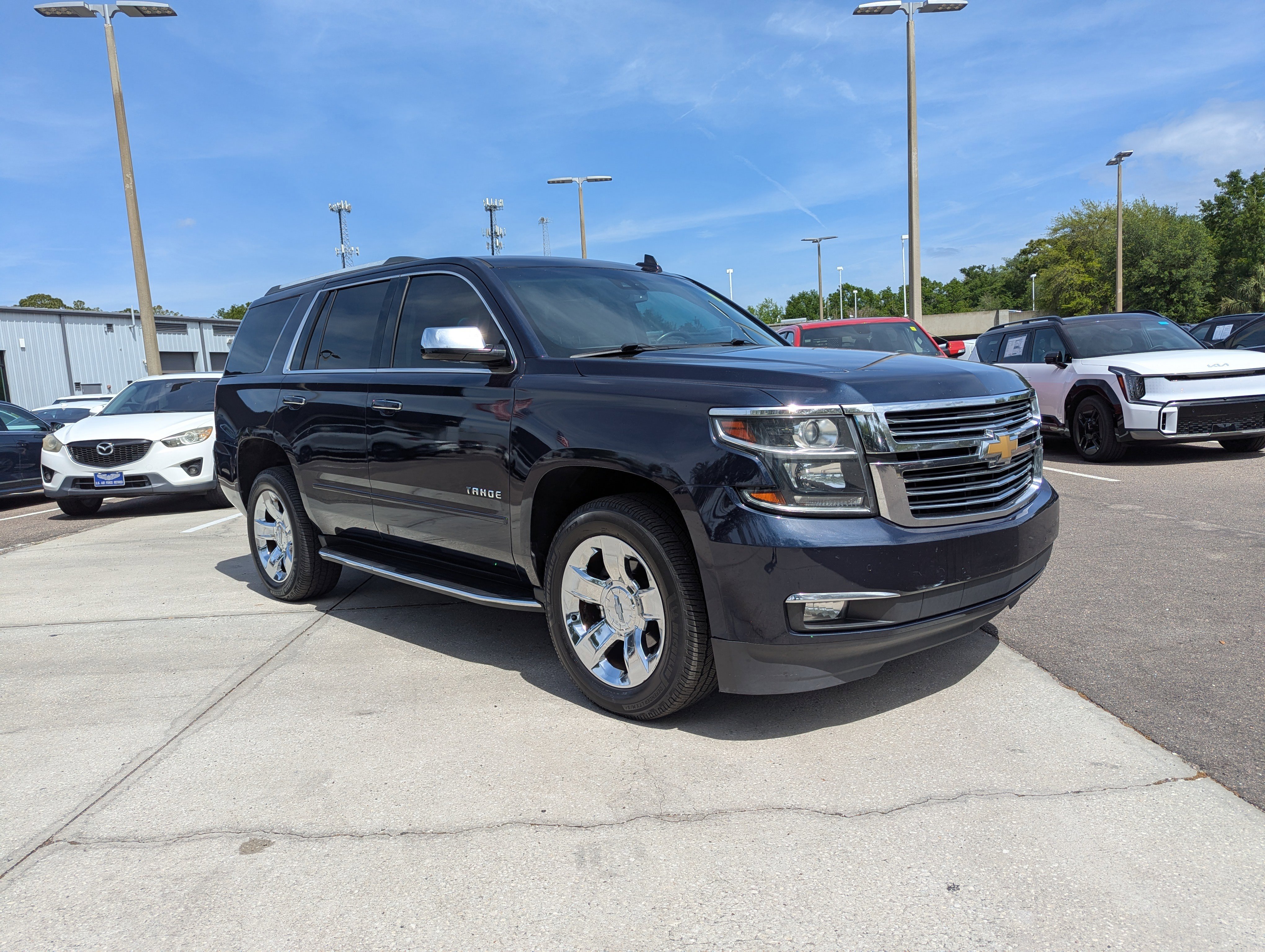 Used 2017 Chevrolet Tahoe Premier RWD image 2