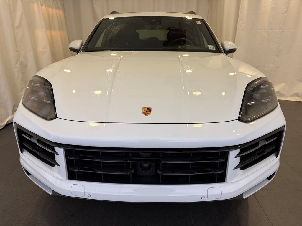 Certified 2024 Porsche Cayenne AWD/4WD image 6