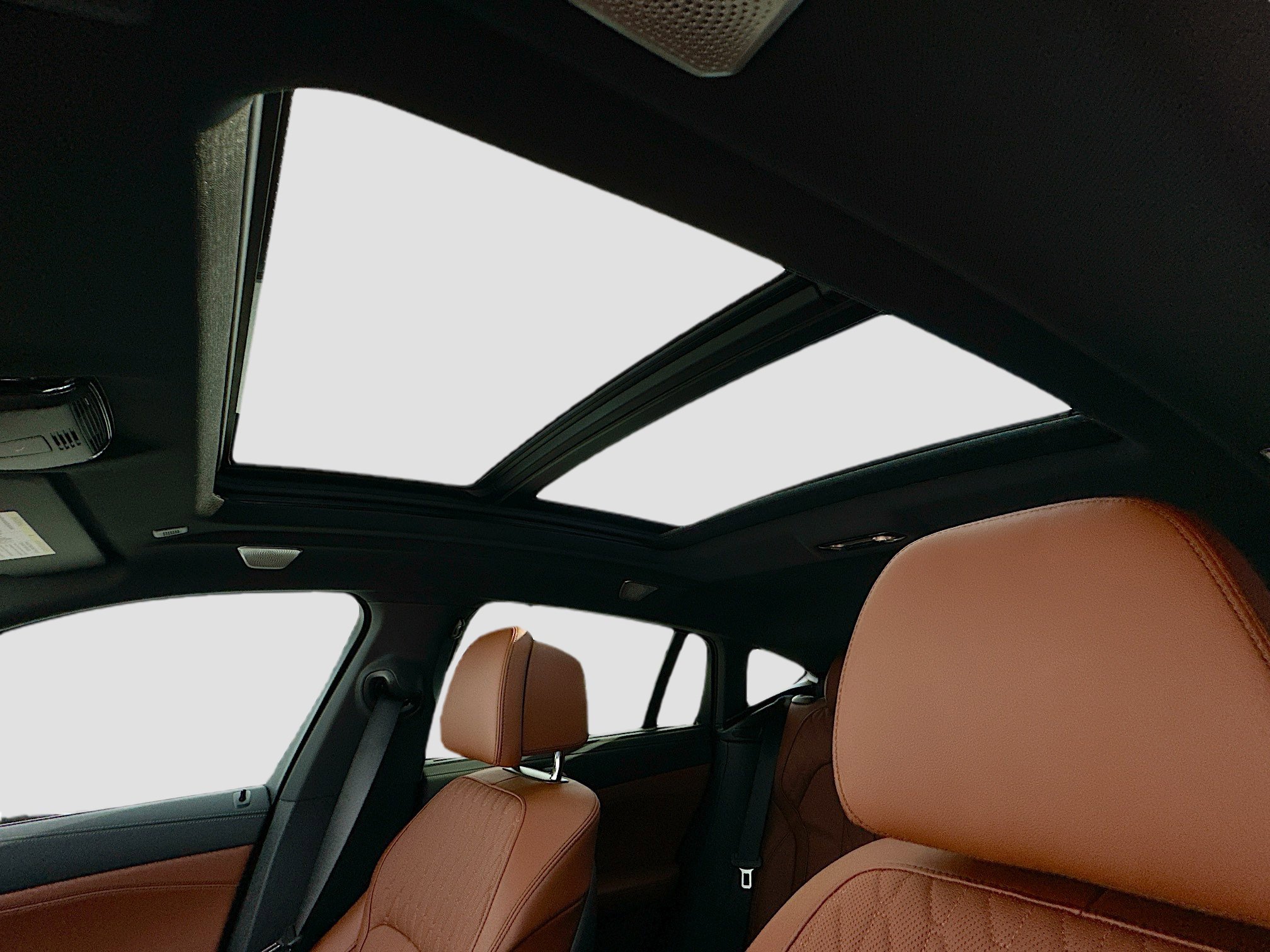 New 2026 BMW X6 M60i w/ Executive Package image 16