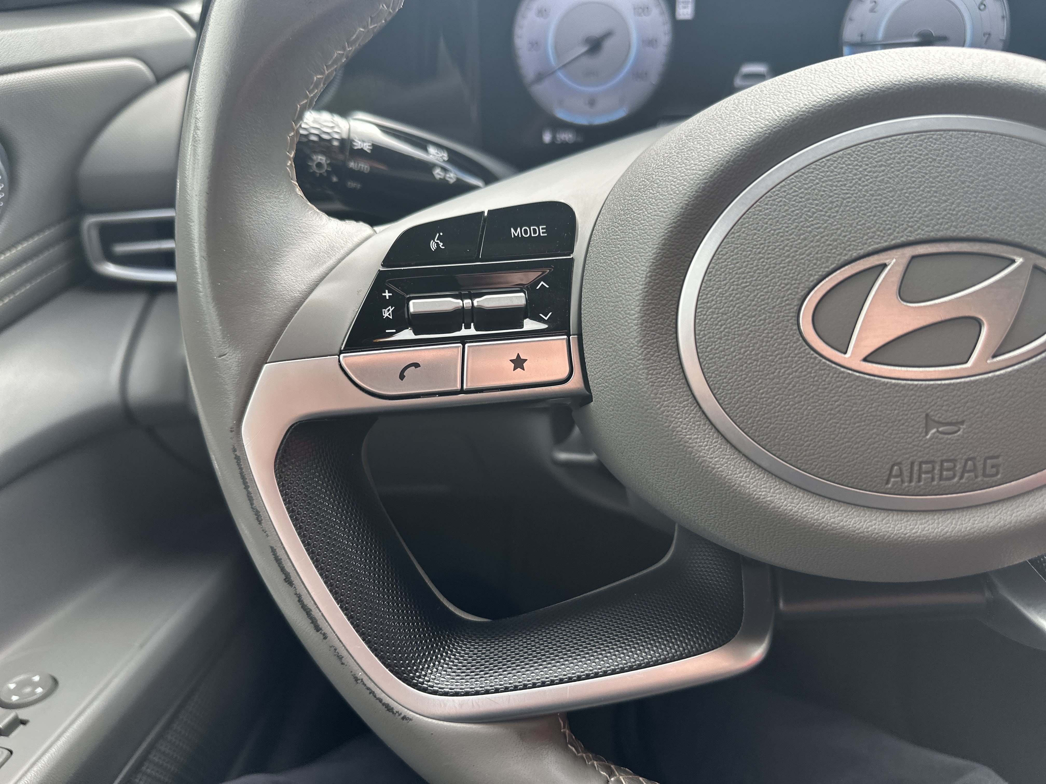 Used 2025 Hyundai Elantra SEL FWD image 18