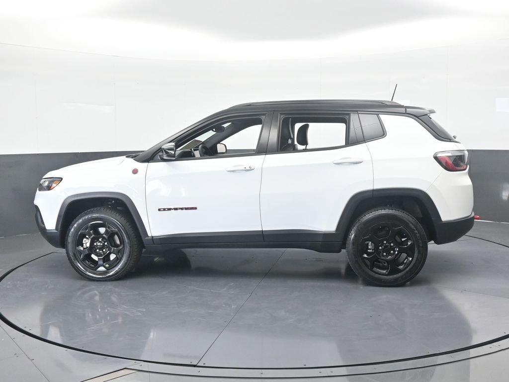 Used 2023 Jeep Compass Trailhawk video 3