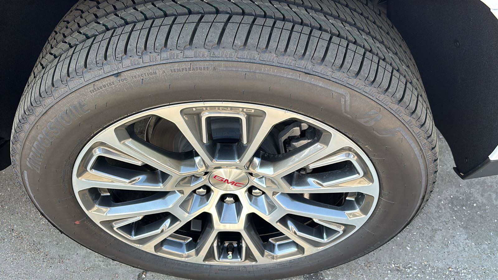 New 2026 GMC Yukon XL Denali w/ Denali Reserve Package image 11