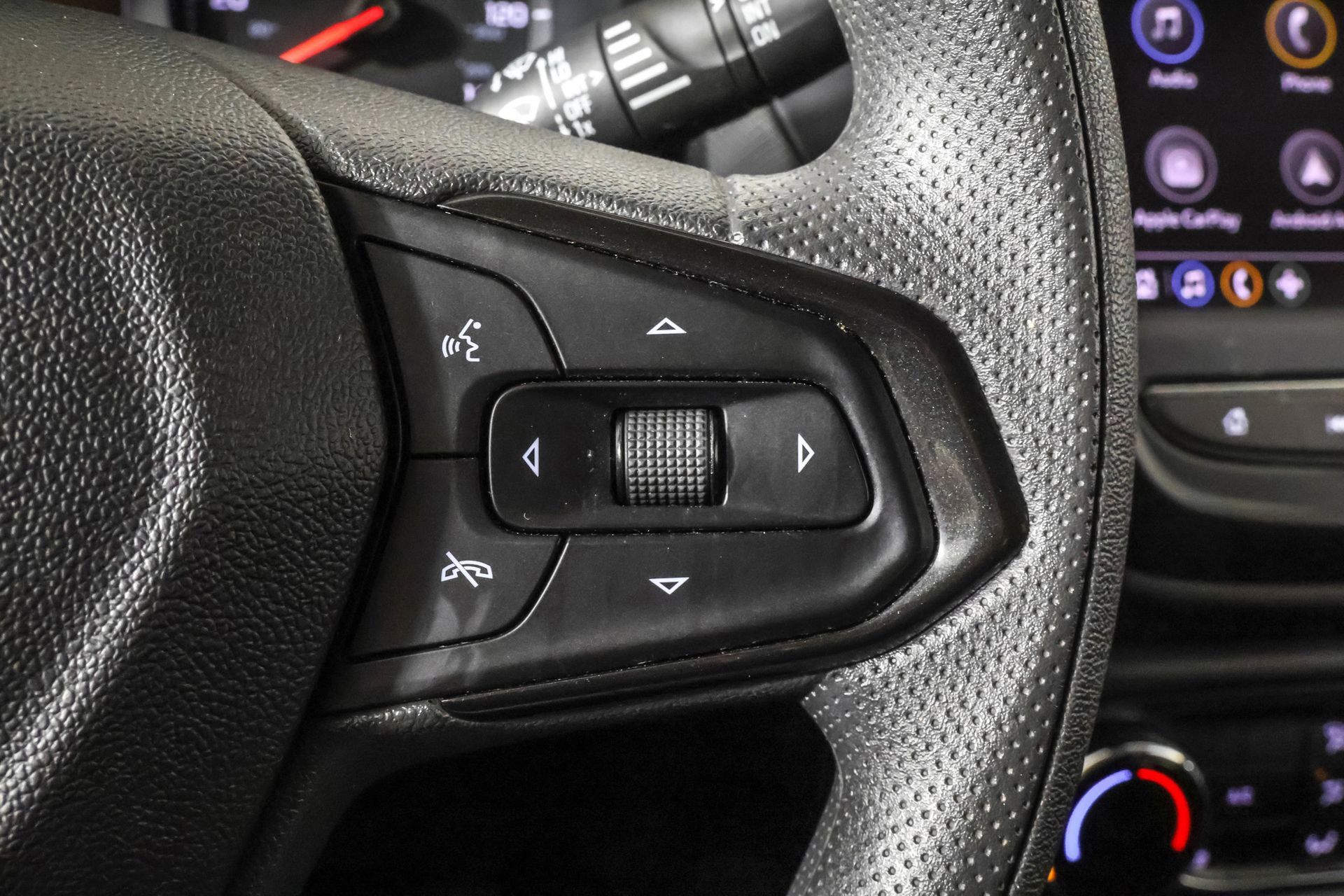 Used 2023 Chevrolet TrailBlazer LT image 28