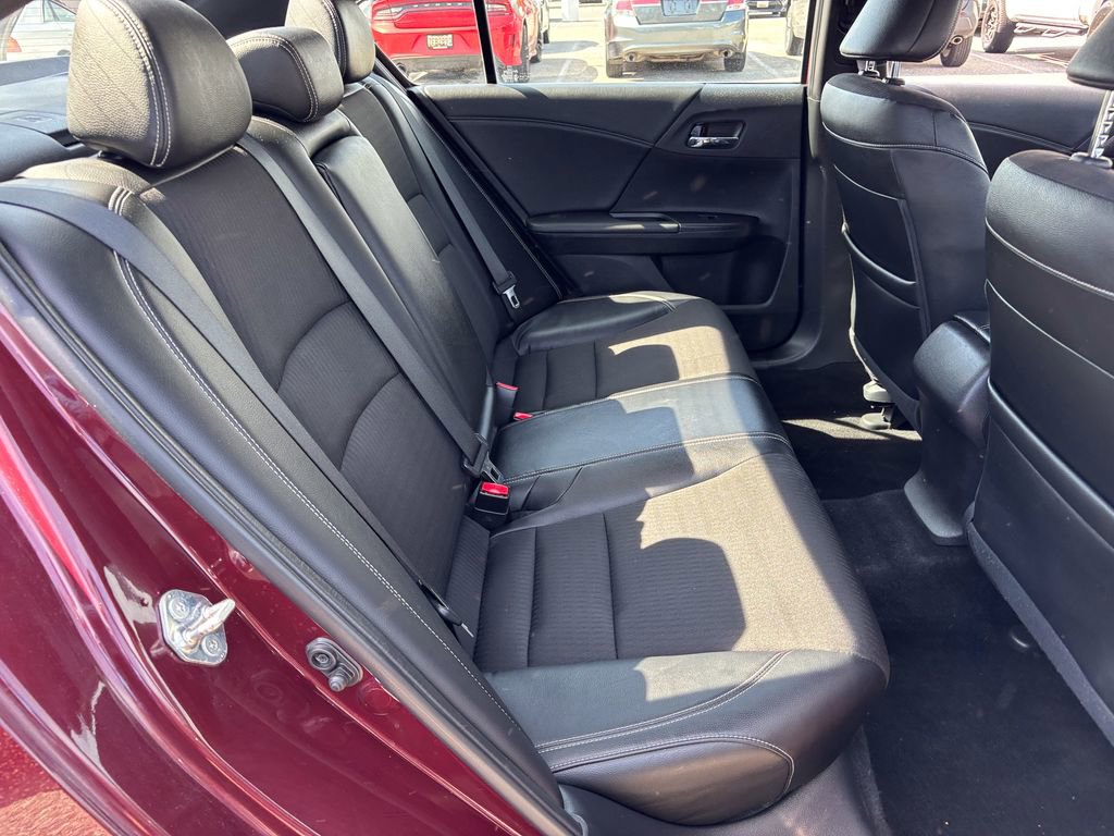 Used 2017 Honda Accord Sport image 38