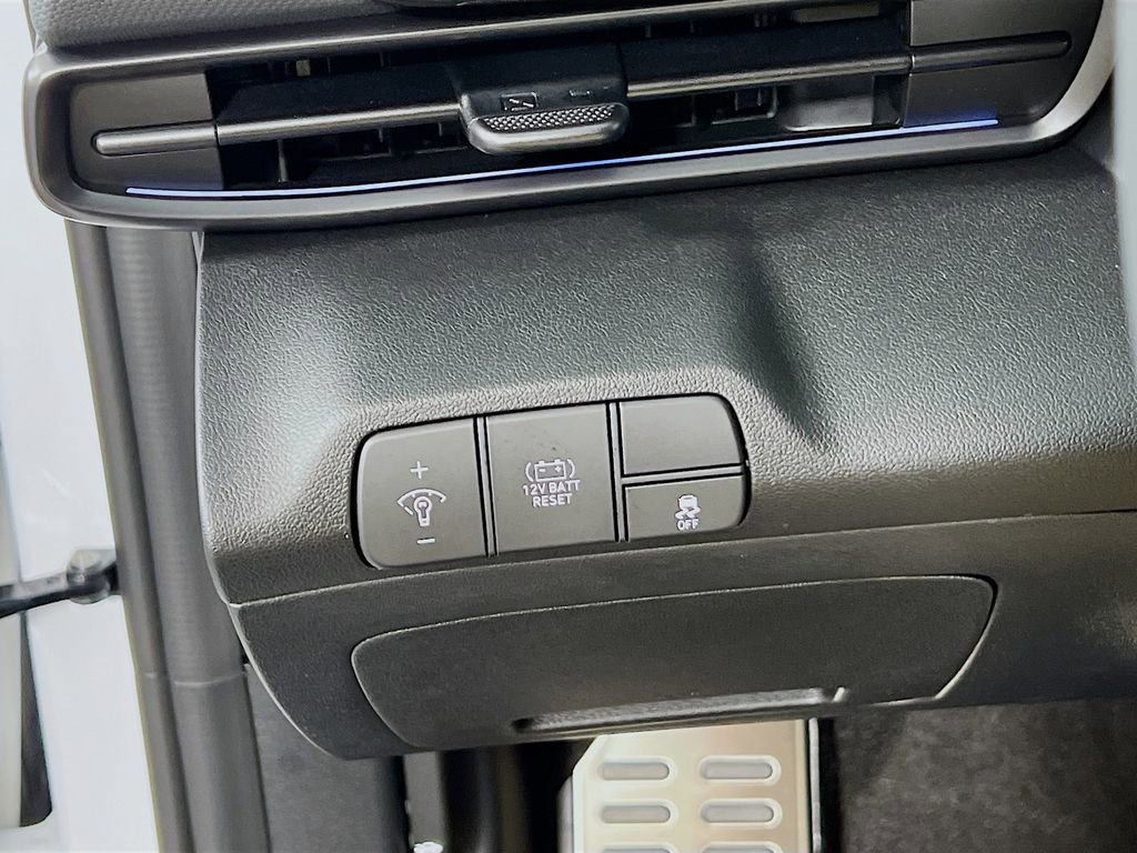 New 2025 Hyundai Elantra SEL image 8