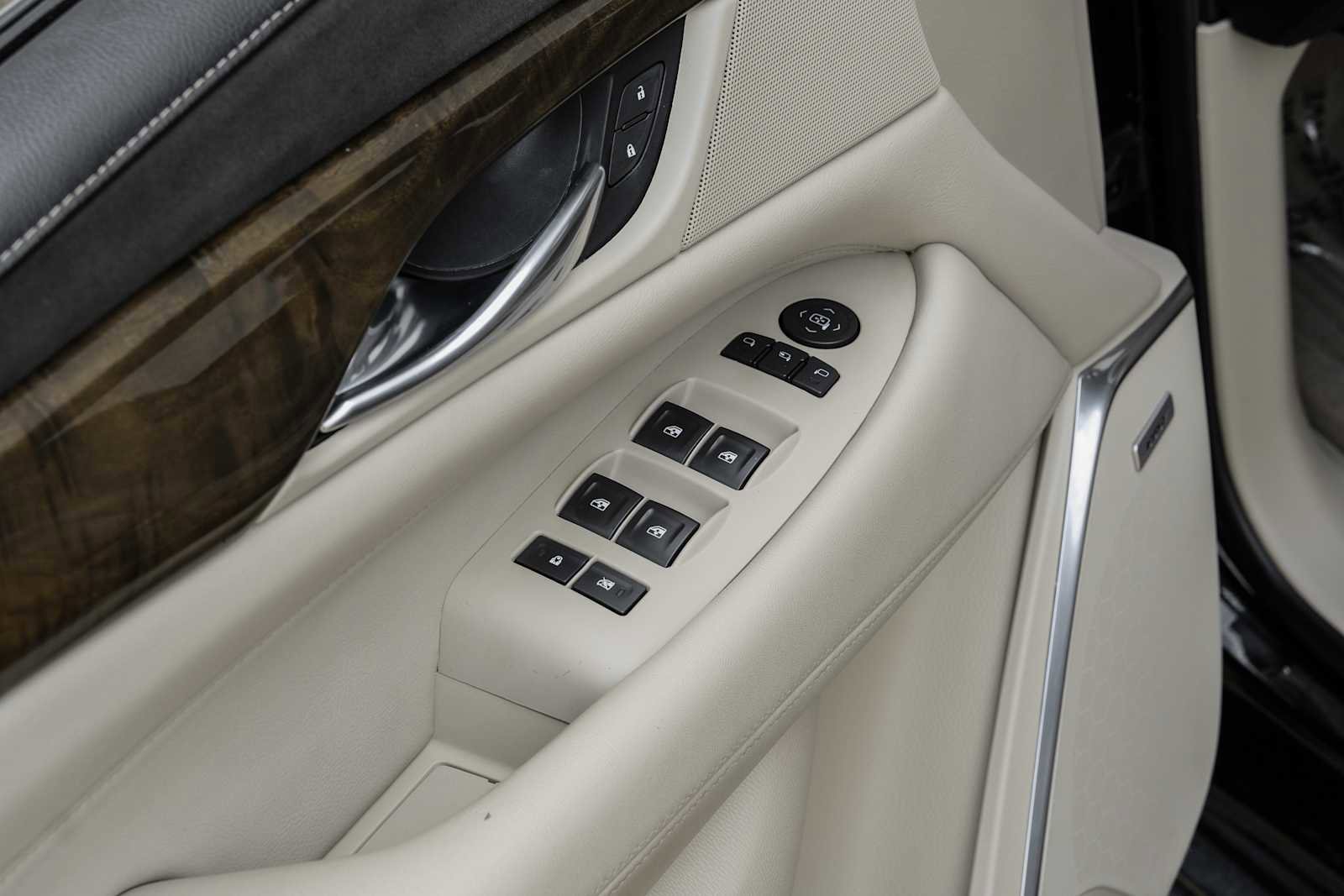 Used 2019 Cadillac Escalade Luxury image 48