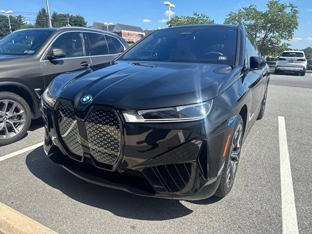 Certified 2024 BMW iX xDrive50 w/ Sport Package AWD/4WD image 4
