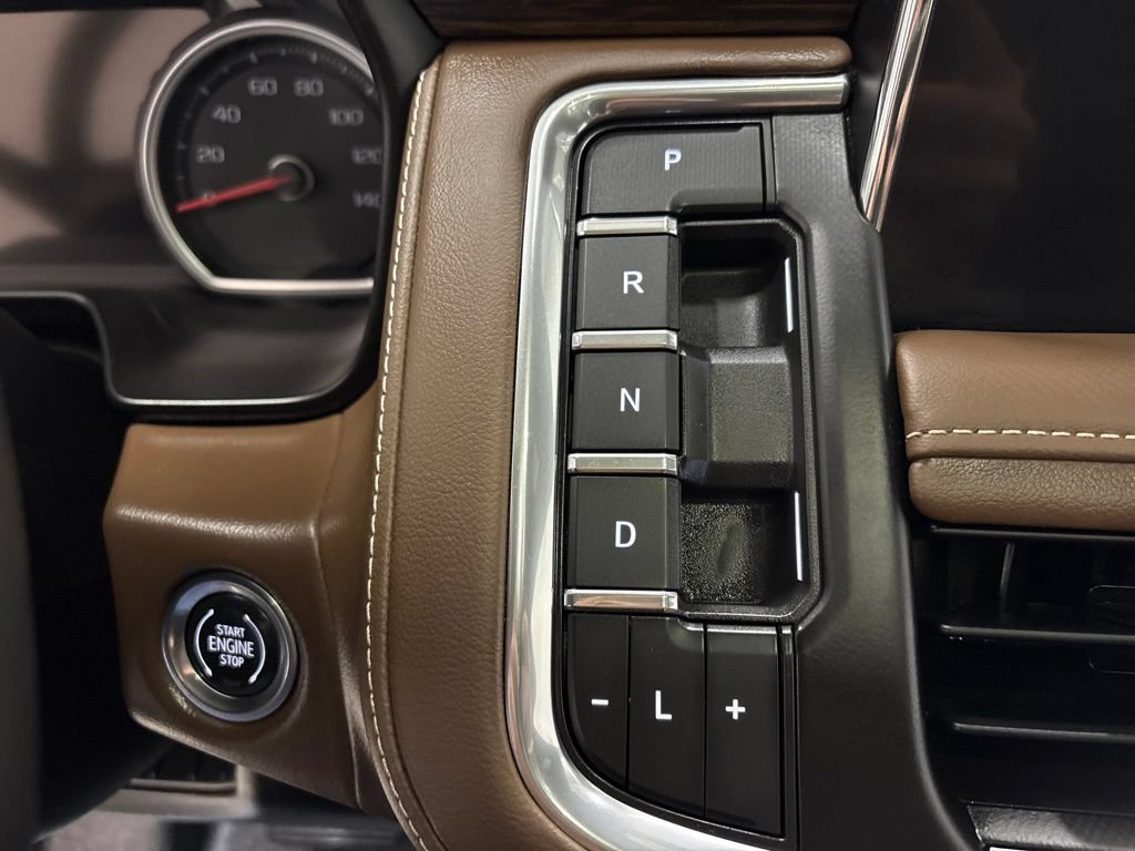 Used 2021 Chevrolet Suburban High Country w/ Premium Package AWD/4WD image 19