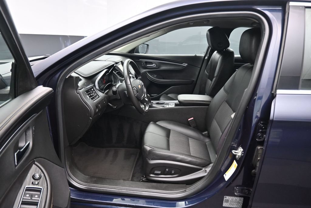 Used 2019 Chevrolet Impala LT FWD image 11