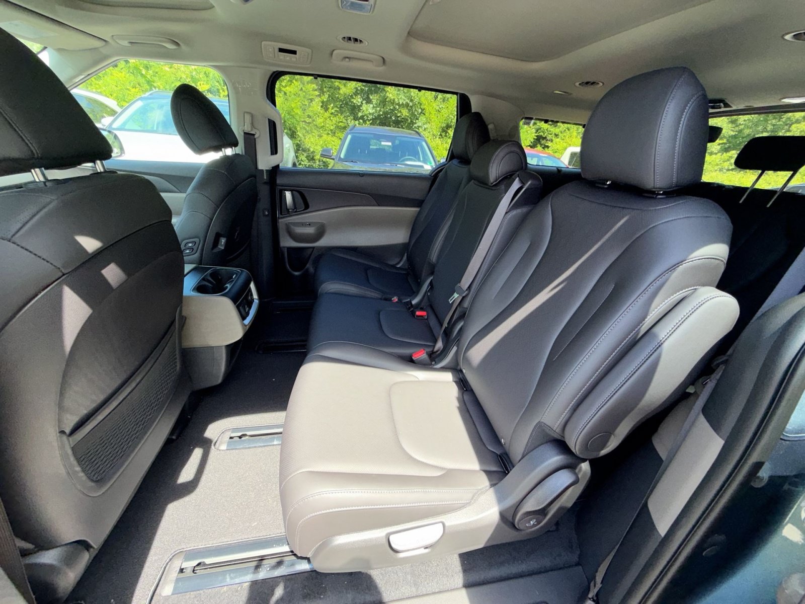New 2026 Kia Carnival SX FWD image 31
