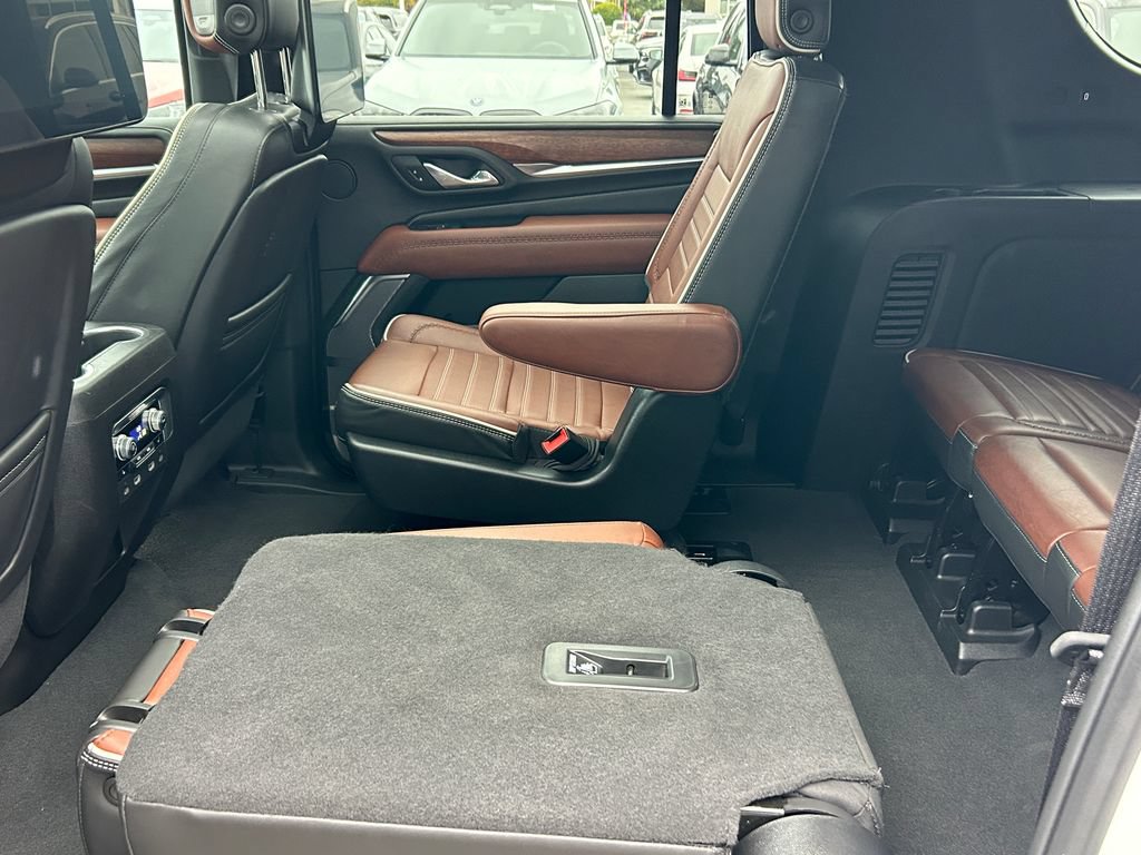 Used 2023 GMC Yukon XL Denali Ultimate AWD/4WD image 34