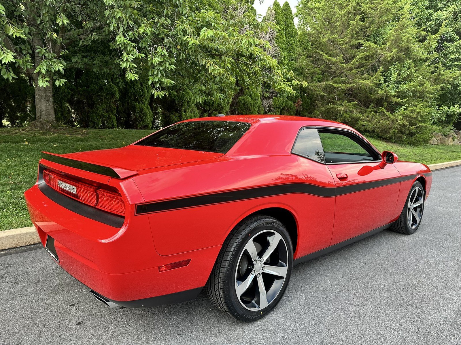Used 2014 Dodge Challenger R/T w/ Electronics Convenience Group RWD image 36