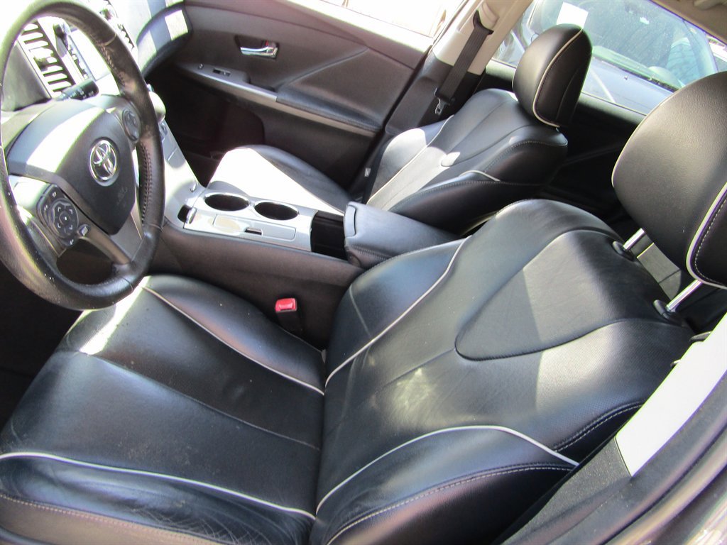 Used 2013 Toyota Venza XLE image 9