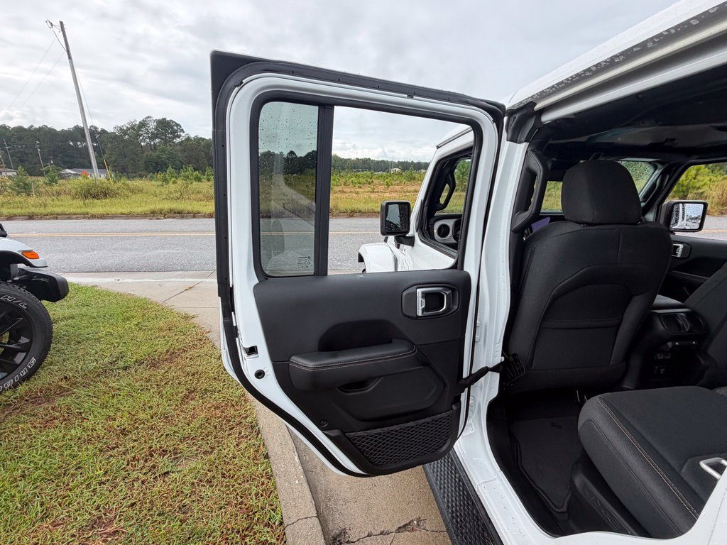 Used 2024 Jeep Wrangler Unlimited Sahara AWD/4WD image 51