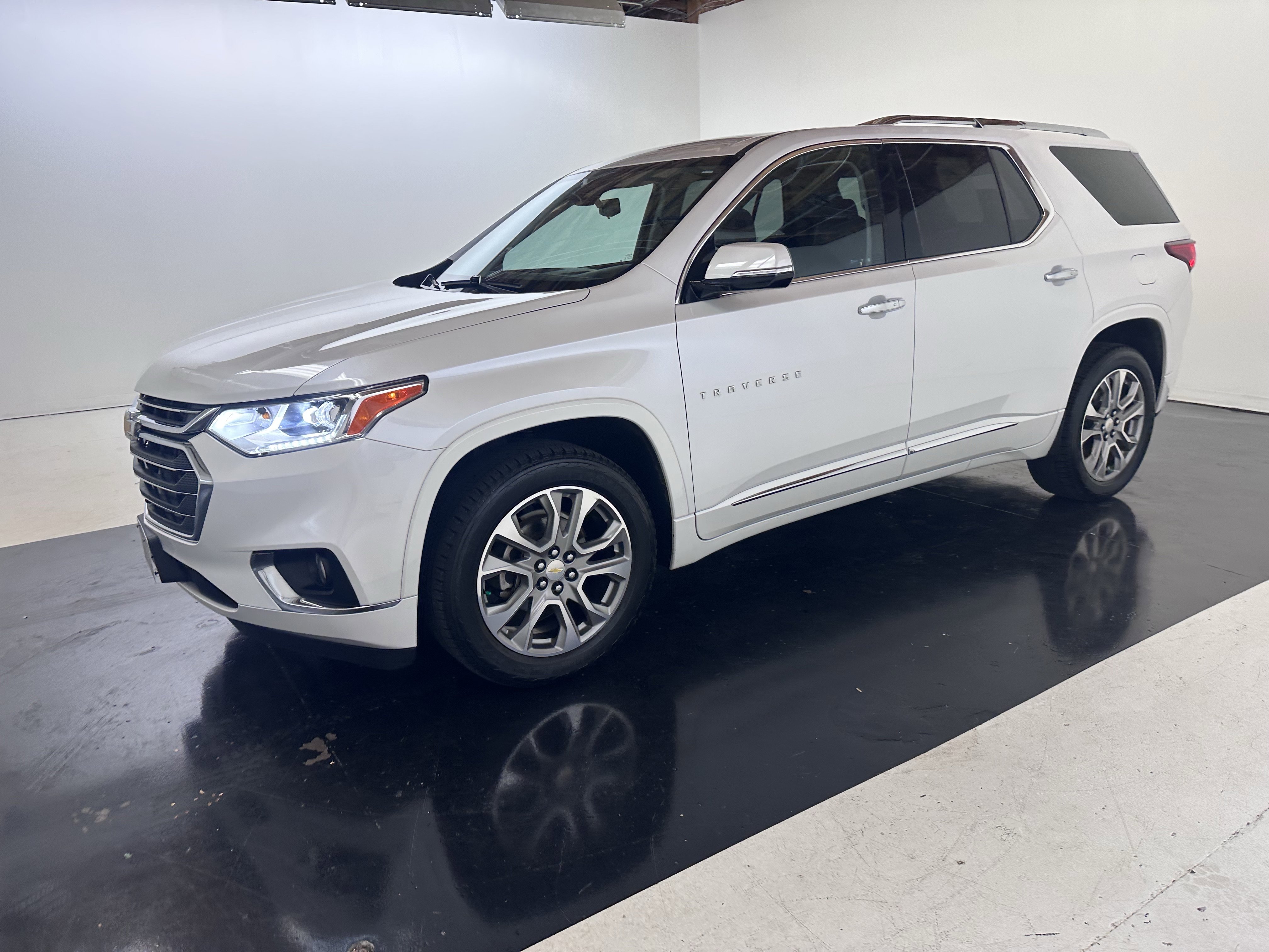 Used 2019 Chevrolet Traverse Premier w/ Driver Confidence II Package image 7