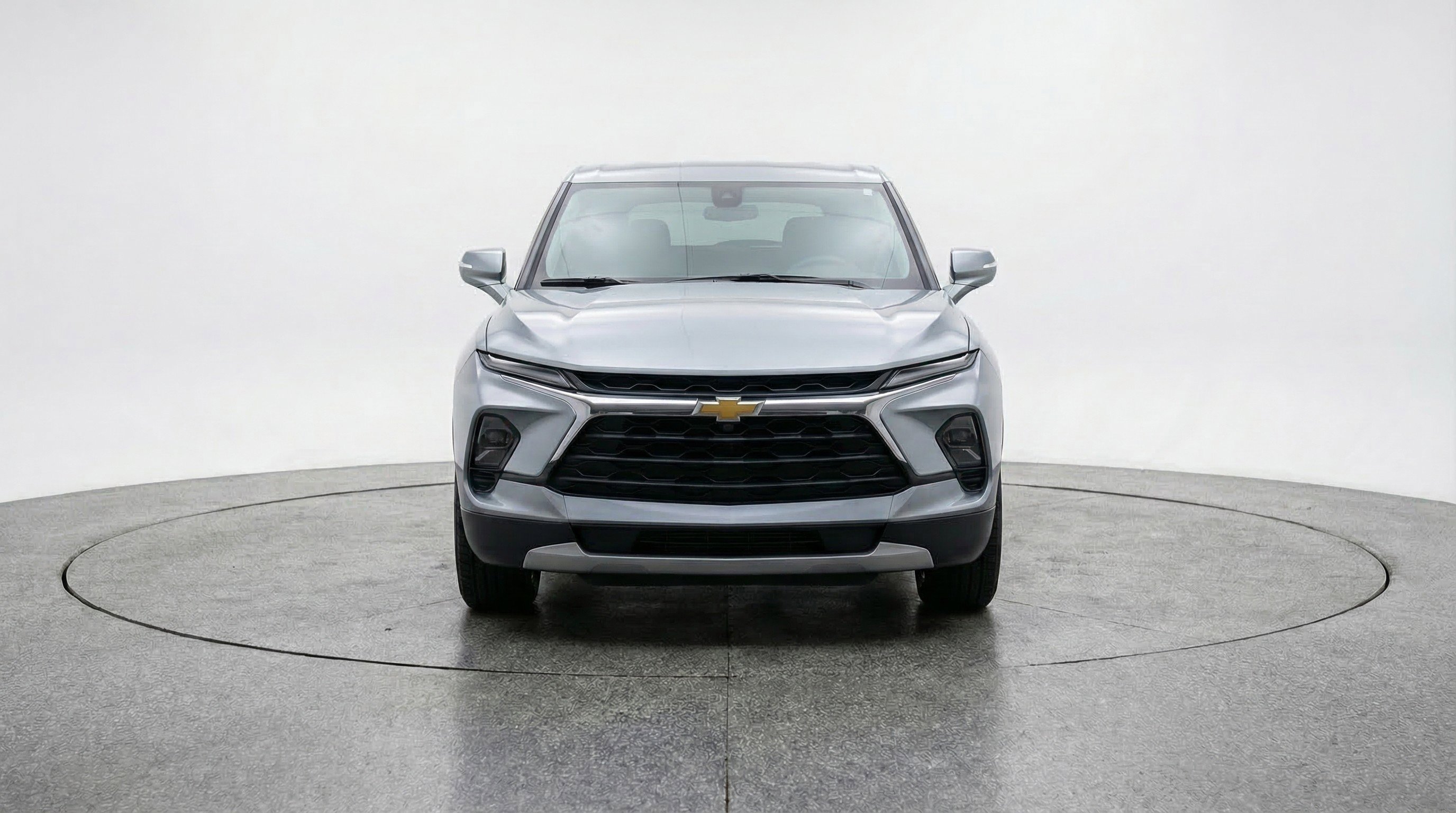 Used 2025 Chevrolet Blazer LT image 2