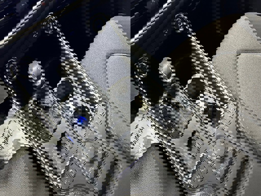 Used 2025 Toyota Grand Highlander AWD image 41