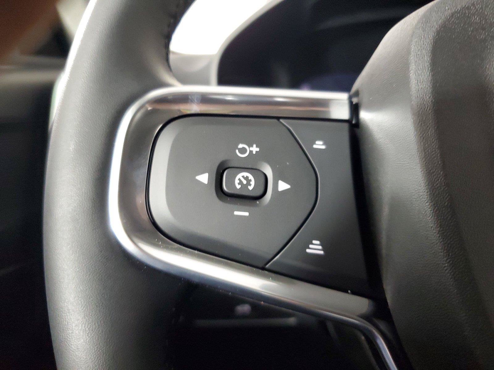 Certified 2026 Volvo XC40 B5 Core AWD/4WD image 25