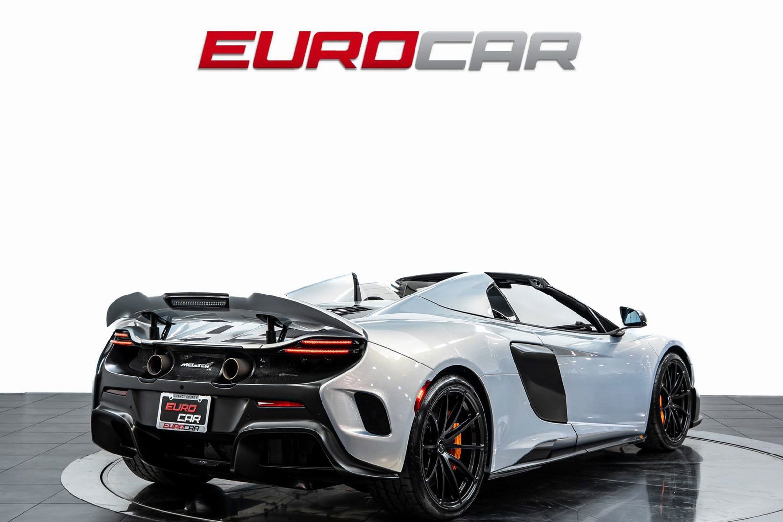 Used 2016 McLaren 675LT Spider image 6