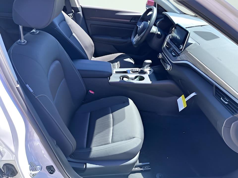 New 2026 Nissan Altima 2.5 SV FWD image 5