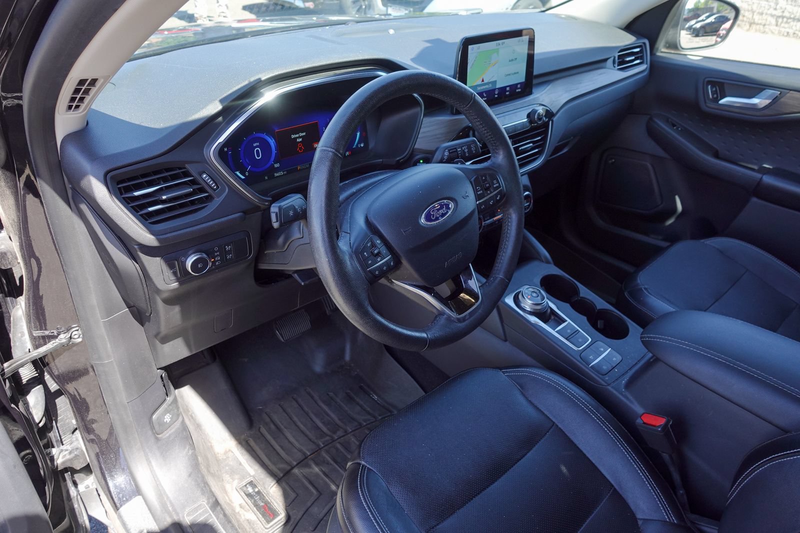 Used 2020 Ford Escape Titanium AWD/4WD image 9