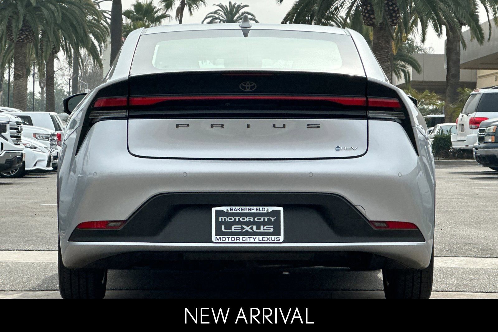 Used 2025 Toyota Prius LE image 5