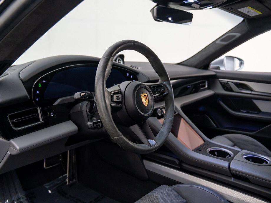 Used 2021 Porsche Taycan Turbo image 4