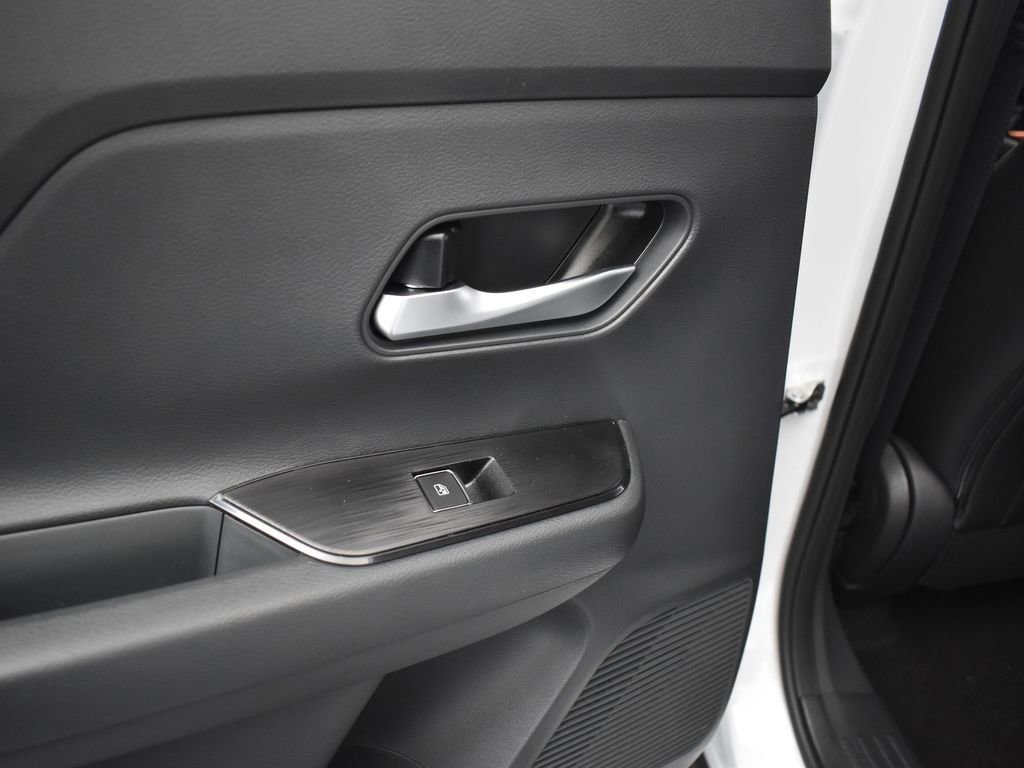 New 2026 Nissan Kicks SR w/ Cold Weather Package image 15